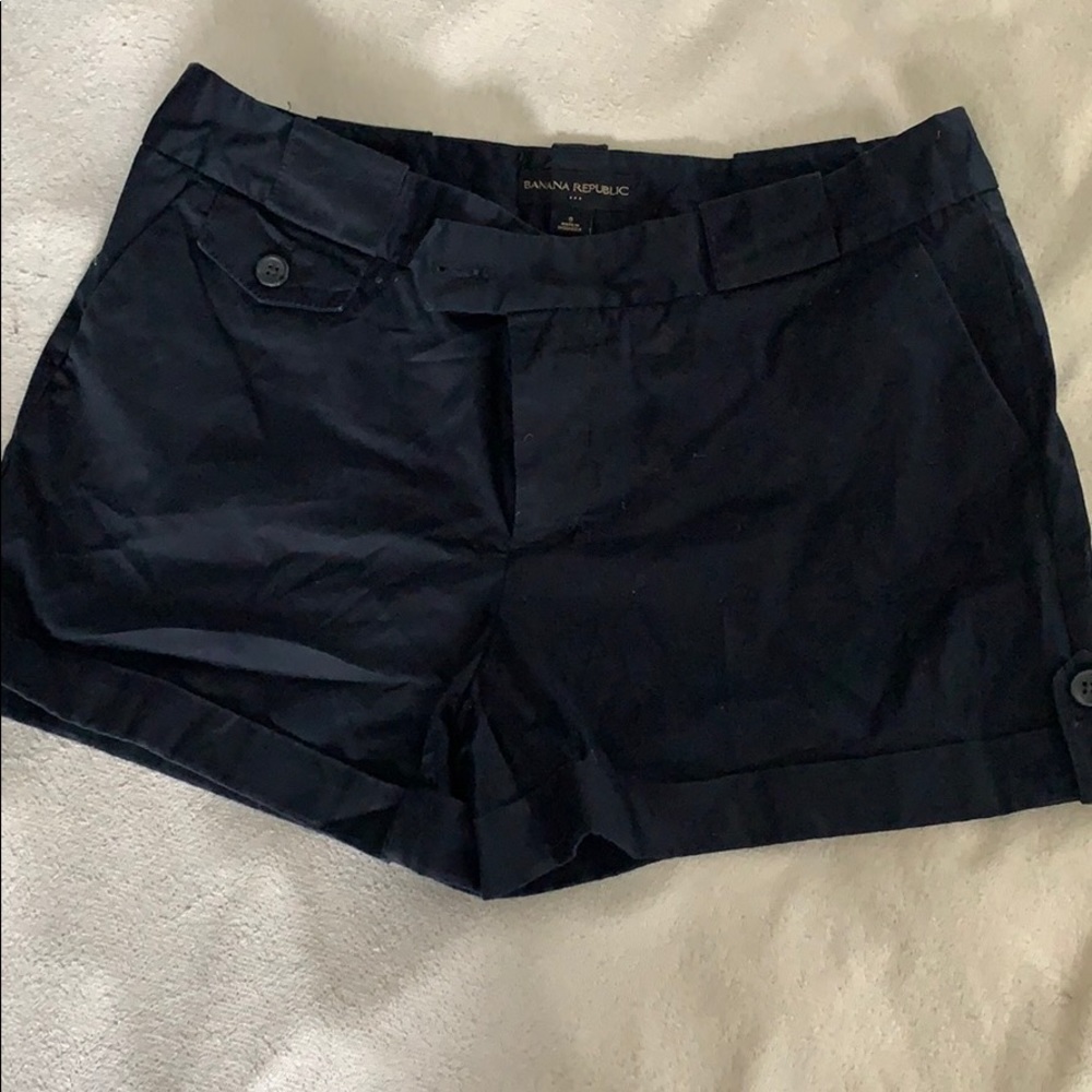 Size 8 banana republic mid rise shorts